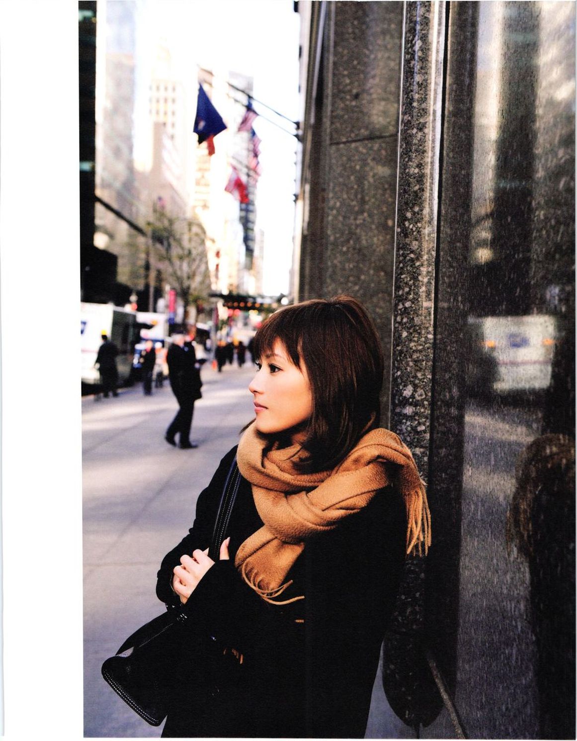 Natsumi Abe "Subway" [PhotoBook] Page 46 No.3d6bd0