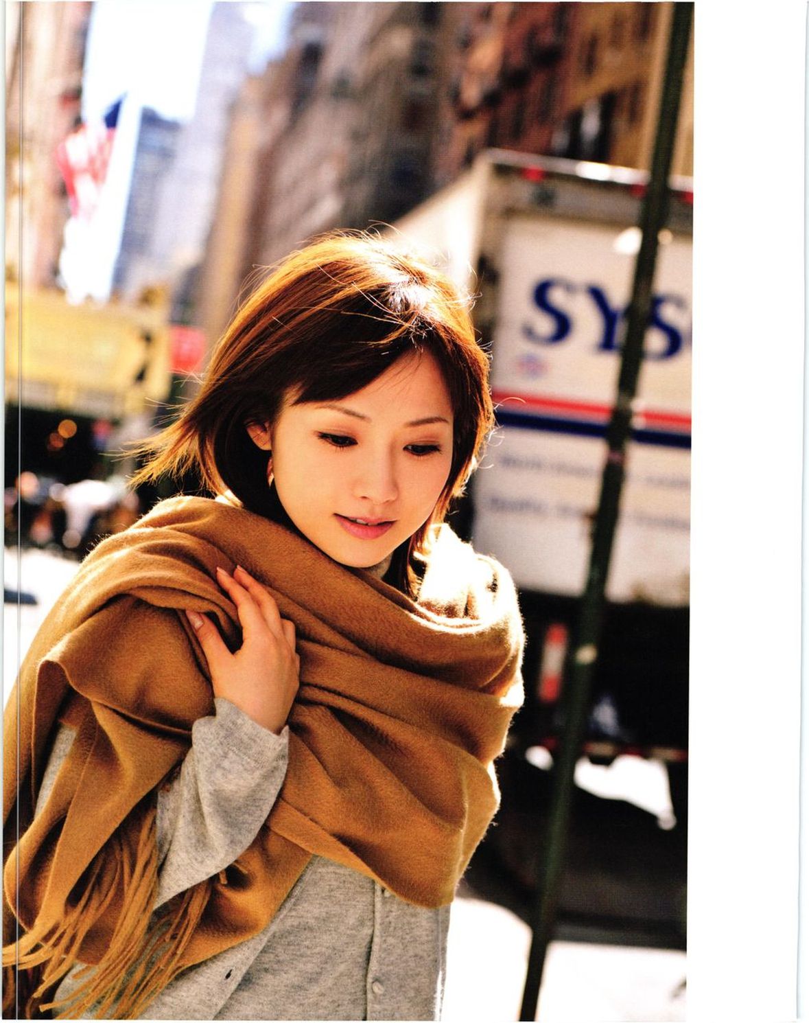 Natsumi Abe "Subway" [PhotoBook] Page 45 No.d572fa