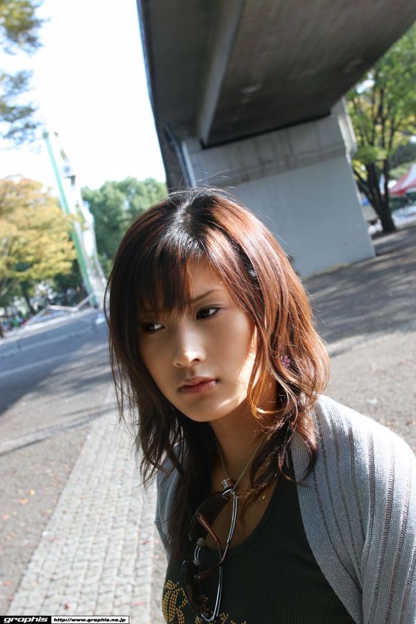 Sara Tsukigami 月神 サ テ [Graphis] First Gravure 初 脱 ぎ 娘