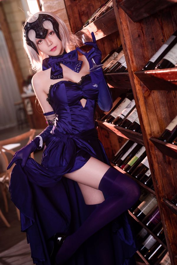Coser Qingqingzi Js dalle gambe lunghe "Black Zhen, Cena della Santa Eva"