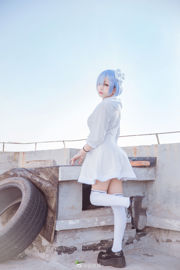 [COS Welfare] Hina Jiao - Rem White Dress